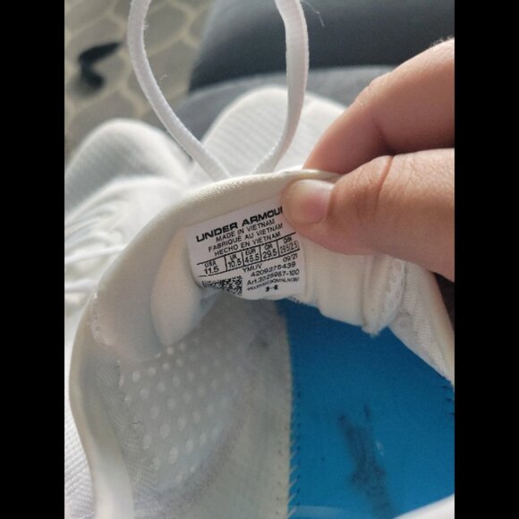 Men's size 11.5 Under Armour shoes - Picture 6 of 7